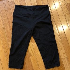 Victoria’s Secret VSX cropped leggings